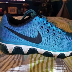 Nike Tailwind 8